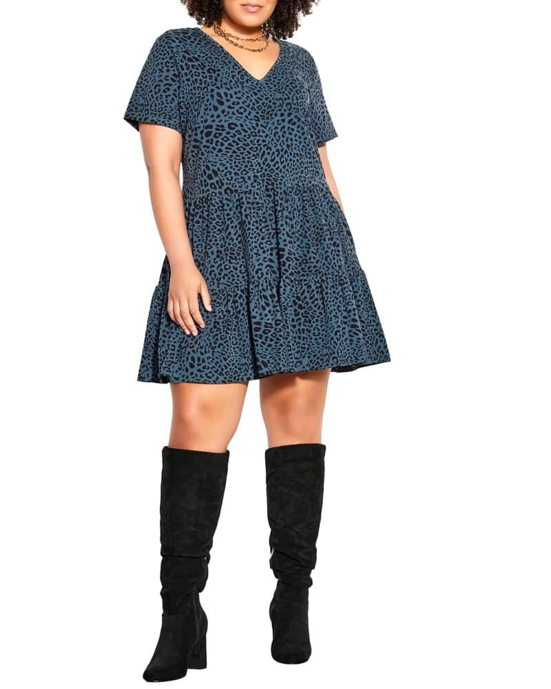 Front of a model wearing a size XXS DRESS ANIMAL TIER in Charcoal Animal by City Chic. | dia_product_style_image_id:266044